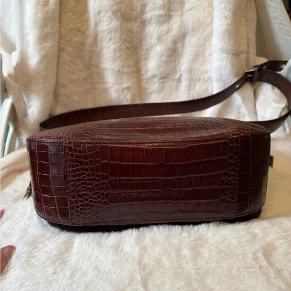 Brown Crocodile Embossed Leather Shoulder Bag - Picture 11 of 12